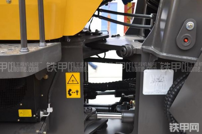 山东临工LG938L装载机局部