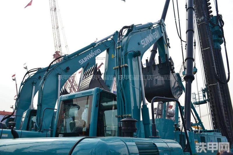 山河智能SWE90E挖掘机局部