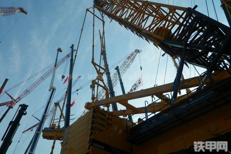 徐工XCL800起重机局部