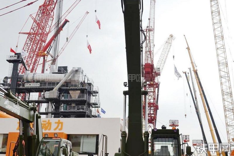 詹阳重工JY633-J抢险挖掘机整机外观