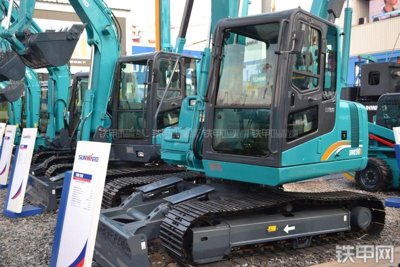 山河智能SWE90E挖掘机整机外观