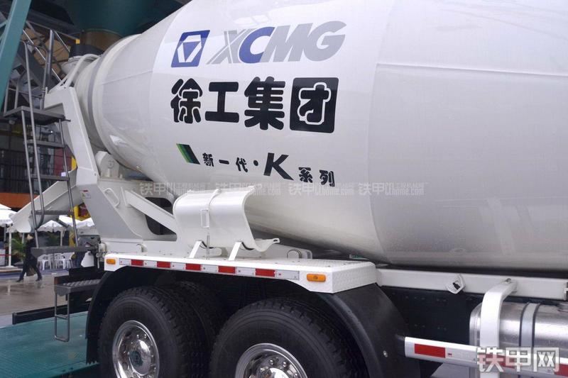 徐工G12NX搅拌运输车局部