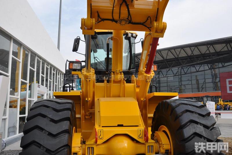 厦工XG962H装载机局部