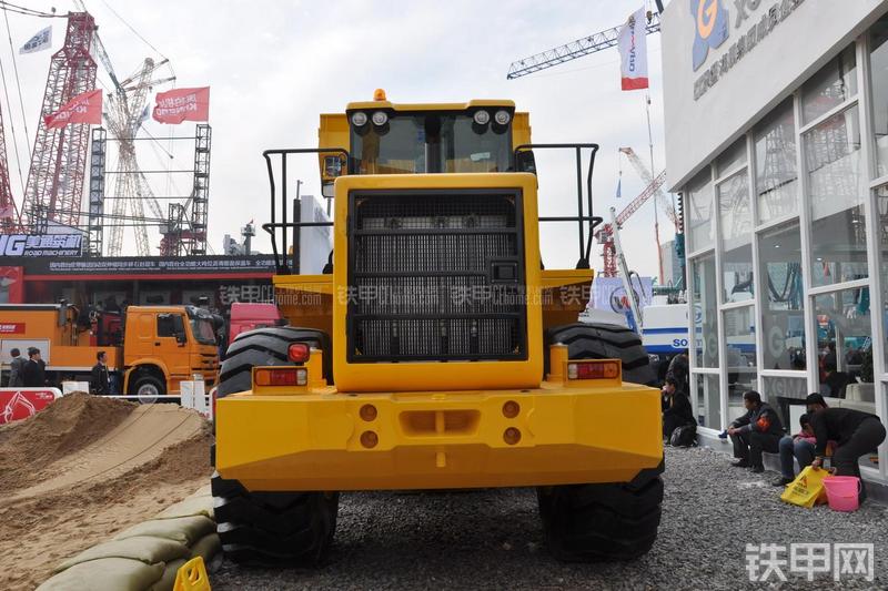 厦工XG962H装载机局部