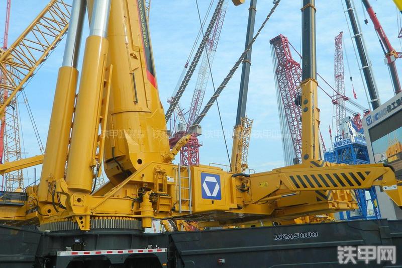 徐工SCA5000起重机局部