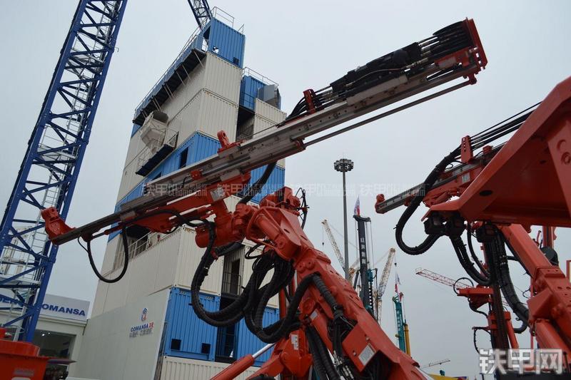 山特维克DD321凿岩钻机整机外观