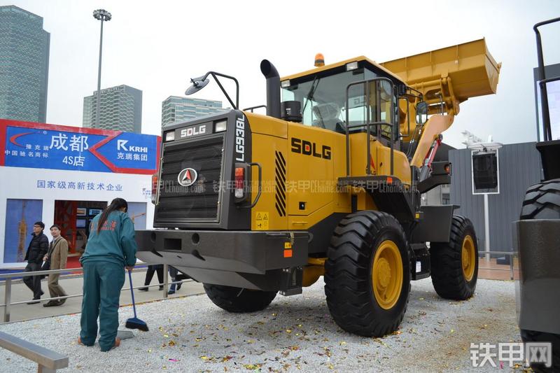 山东临工LG938L装载机局部