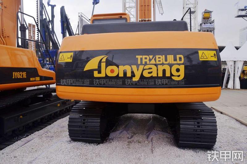 詹阳重工JY613挖掘机整机外观