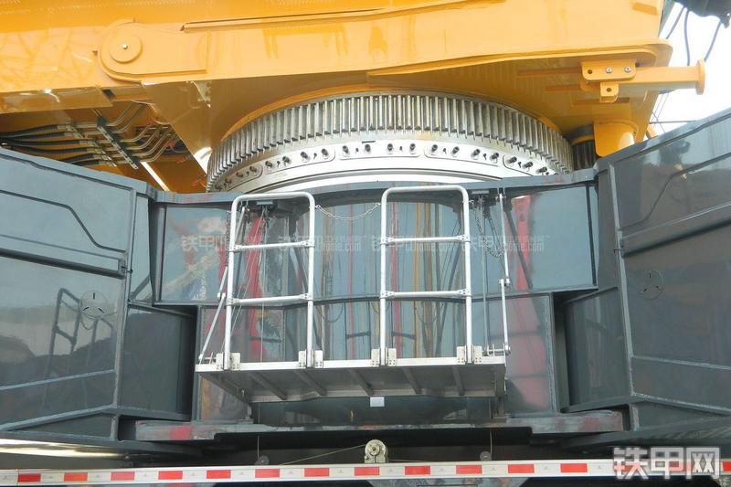 徐工XCL800起重机局部