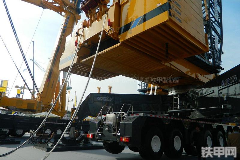 徐工XCL800起重机局部