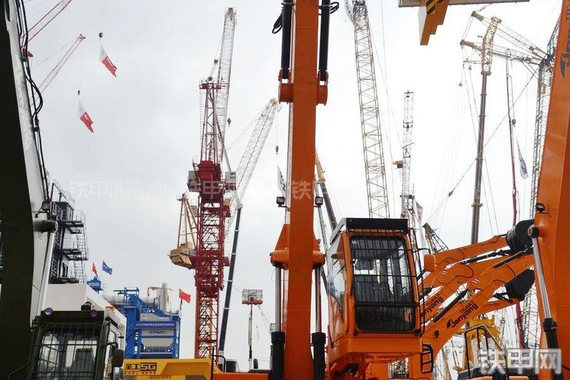 詹阳重工JY640-G挖掘机整机外观