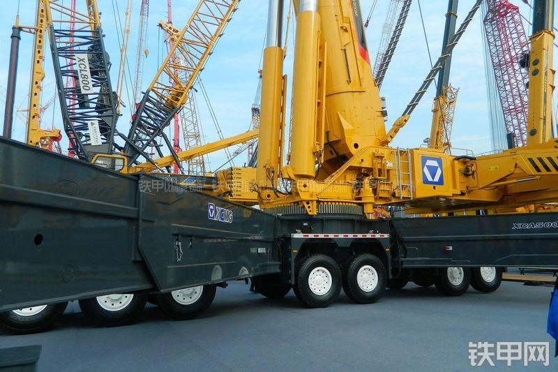 徐工SCA5000起重机局部