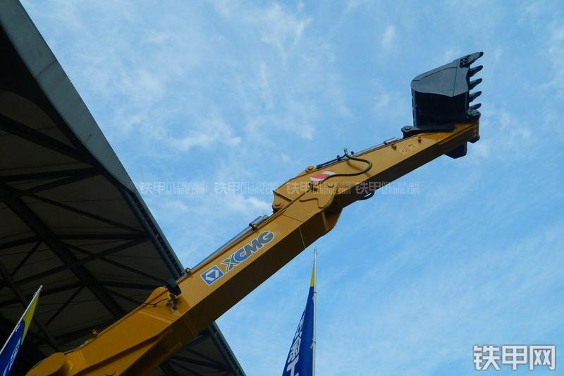 徐工XE150W挖掘机局部