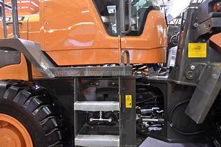 英轩重工YX635装载机展会( )