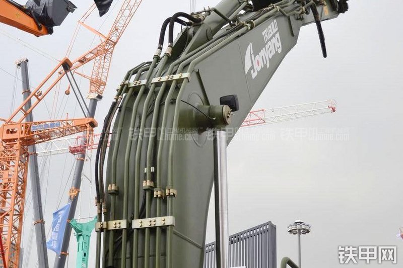 詹阳重工JY633-J抢险挖掘机局部