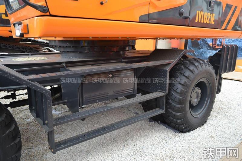 詹阳重工JYL621E挖掘机局部