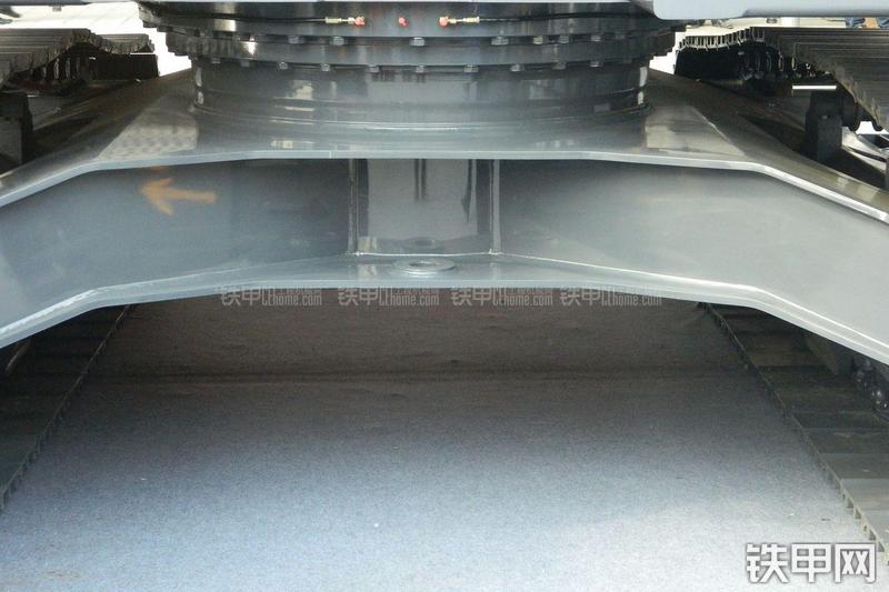 徐工XE215HB挖掘机局部