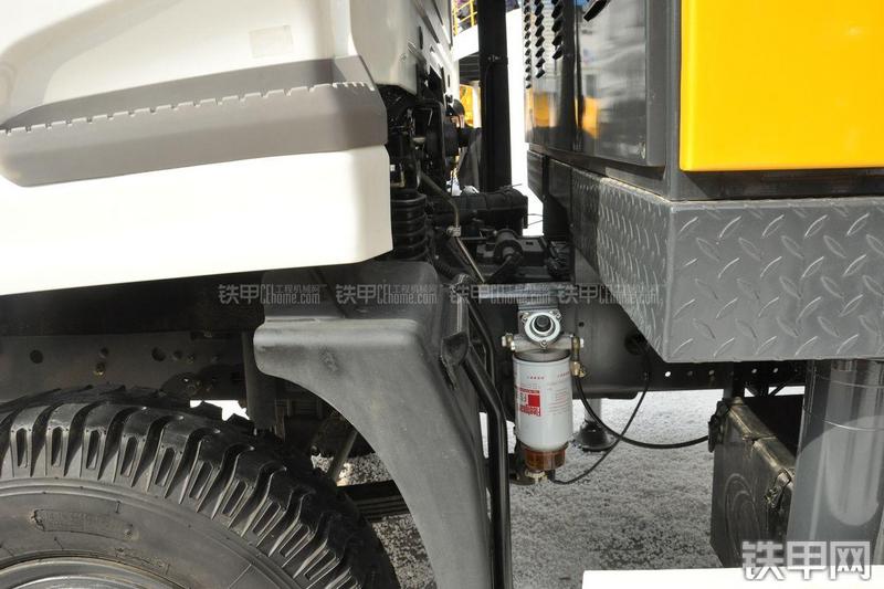 山推HJC5121THB-18I车载泵局部