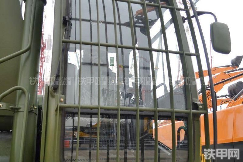 詹阳重工JY633-J抢险挖掘机局部