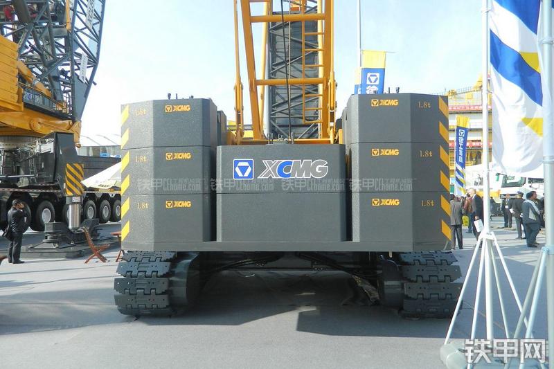 徐工XGH300K强夯机局部