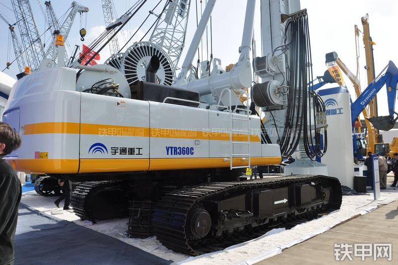 宇通YTR360C旋挖钻整机外观
