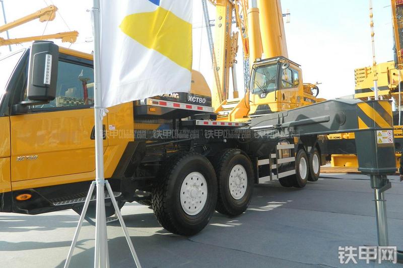徐工XCT80起重机局部