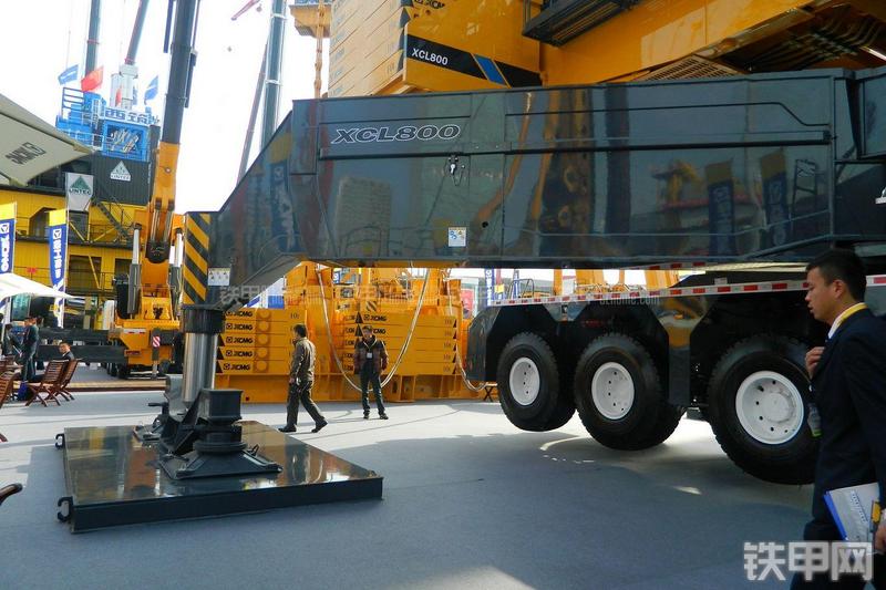 徐工XCL800起重机局部