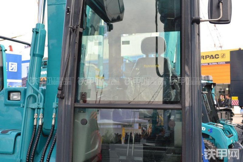 山河智能SWE90E挖掘机局部