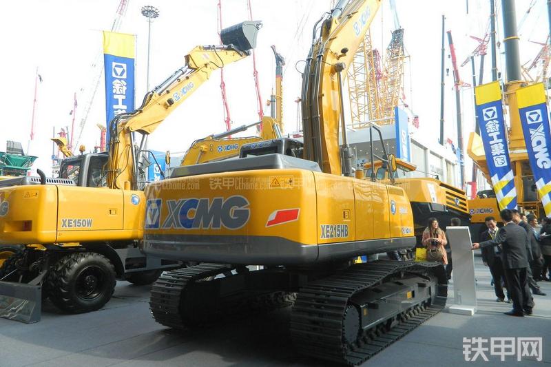 徐工XE215HB挖掘机整机外观