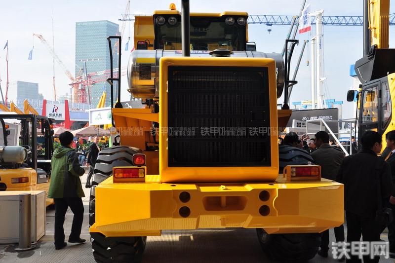 厦工XG956H装载机局部