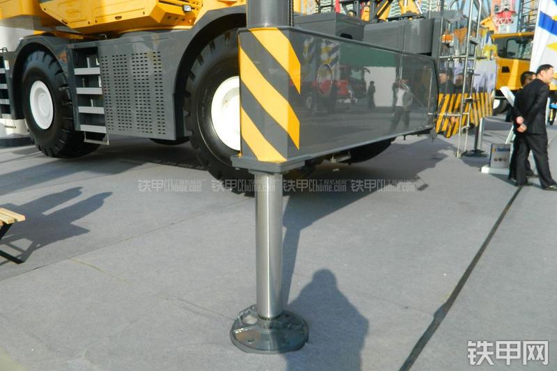 徐工RT200E起重机局部