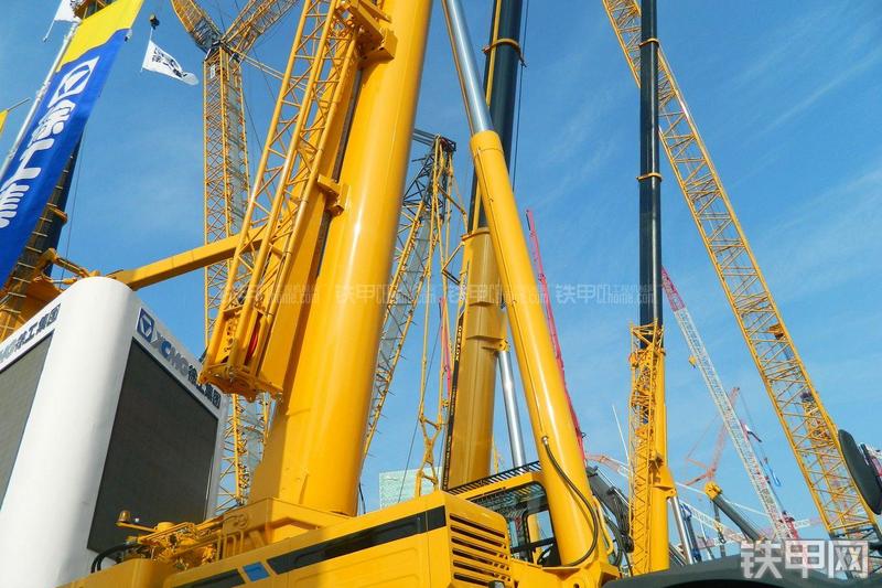 徐工RT200E起重机局部