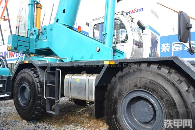 山河智能SWRT55起重机局部