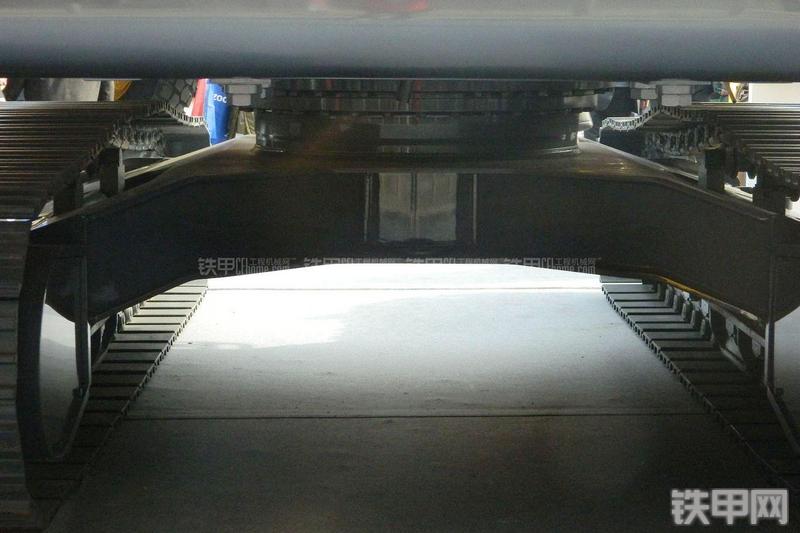 徐工XE215HB挖掘机局部