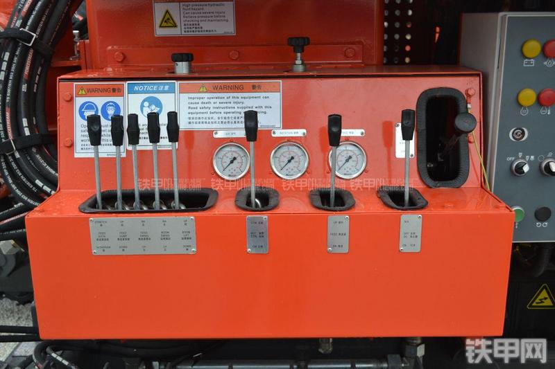 山特维克DH350凿岩钻机局部