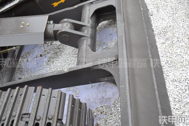 山东临工LG690E挖掘机局部