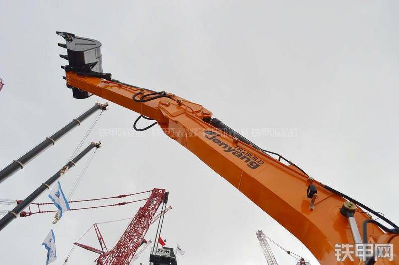 詹阳重工JYL621E挖掘机局部