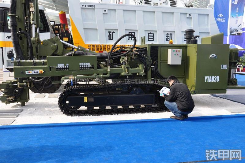 宇通YTA820水平定向钻整机外观