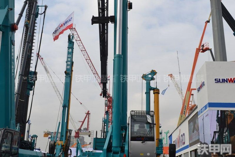 山河智能SWRT55起重机局部