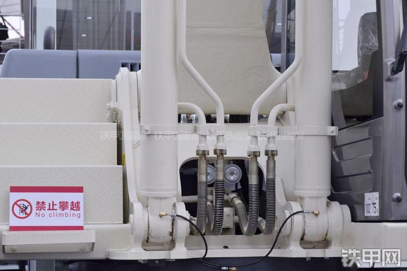 特雷克斯3607LC挖掘机局部