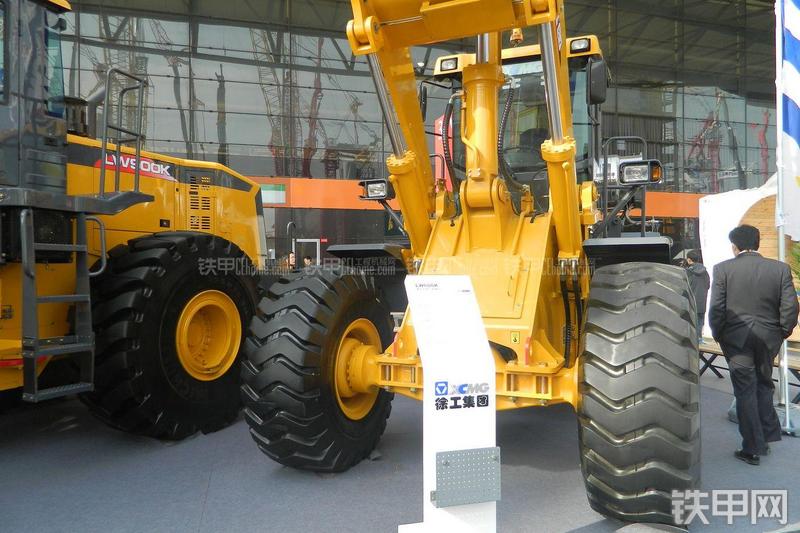 徐工LW600K天然气装载机整机外观