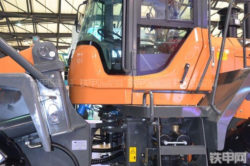 英轩重工YX656装载机展会( )