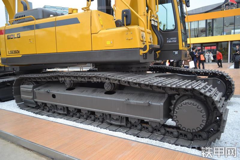 山东临工LG6360E挖掘机局部