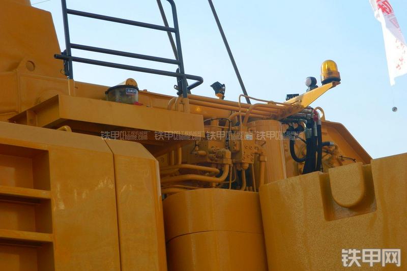 徐工XCT220起重机局部