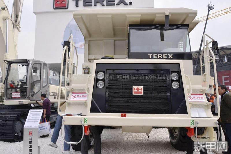 特雷克斯TR35A非公路自卸车整机外观