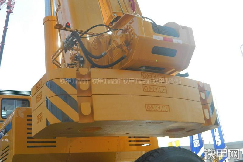 徐工XCT80起重机局部