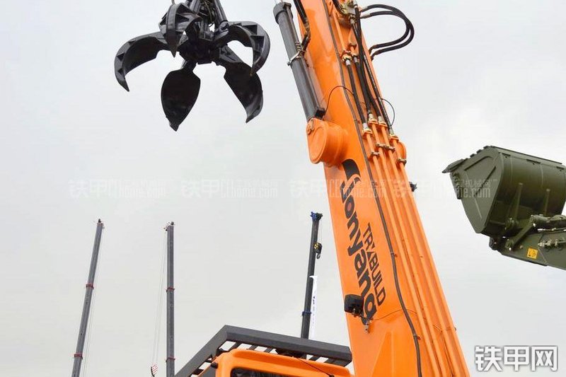 詹阳重工JY640-G挖掘机整机外观