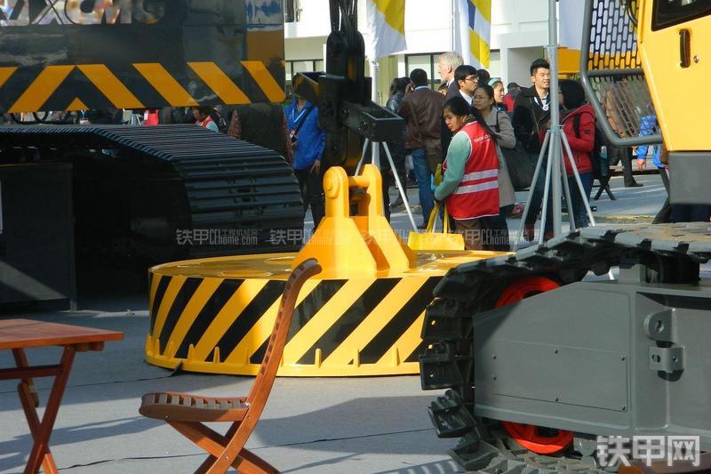 徐工XGH300K强夯机局部