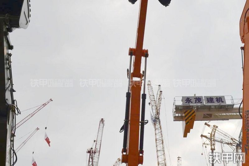 詹阳重工JY640-G挖掘机局部