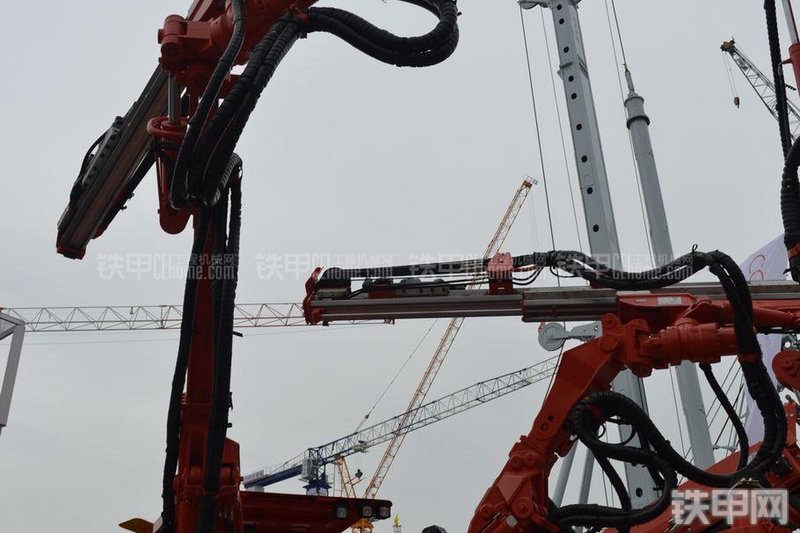 山特维克DD321凿岩钻机整机外观